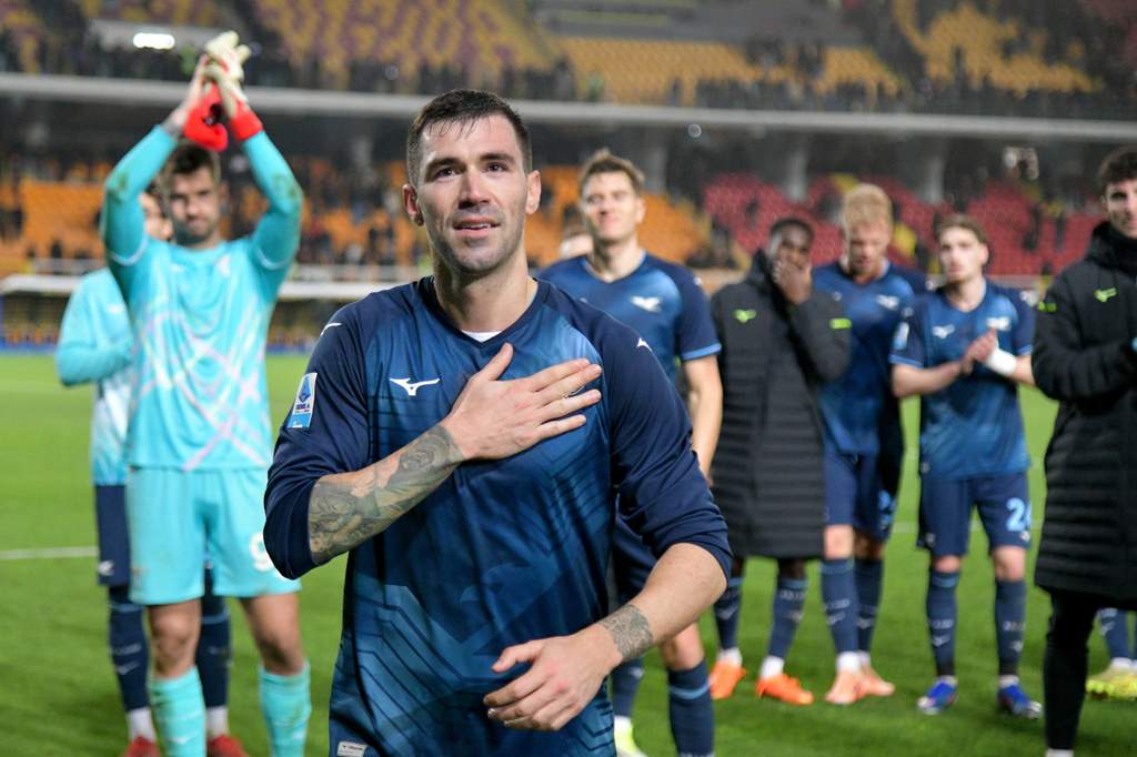 Alessio Romagnoli dalam sesi latihan bersama Lazio