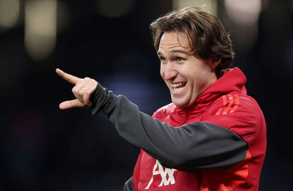 Pemain sayap Liverpool Federico Chiesa dalam sesi latihan