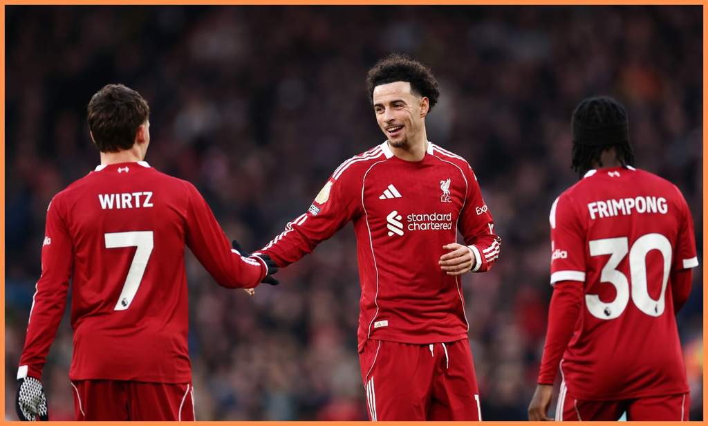 Curtis Jones dalam balutan seragam Liverpool