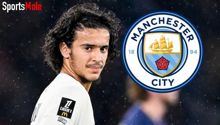 Pemain muda Lille Ayyoub Bouaddi saat mengontrol bola di lapangan