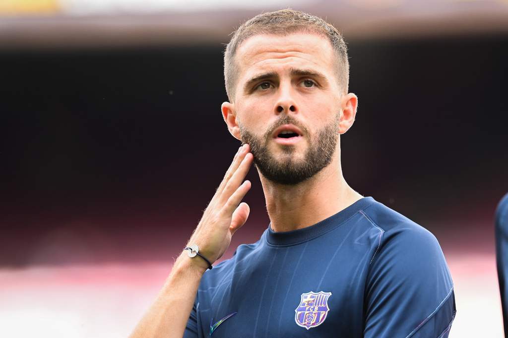 Kerim Alajbegovic dan Miralem Pjanic dalam proses transfer Juventus