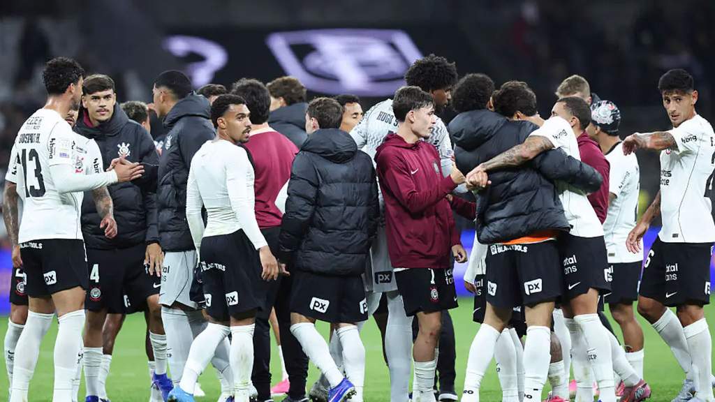 Pertandingan antara Internacional melawan Corinthians di ajang Copa do Brasil